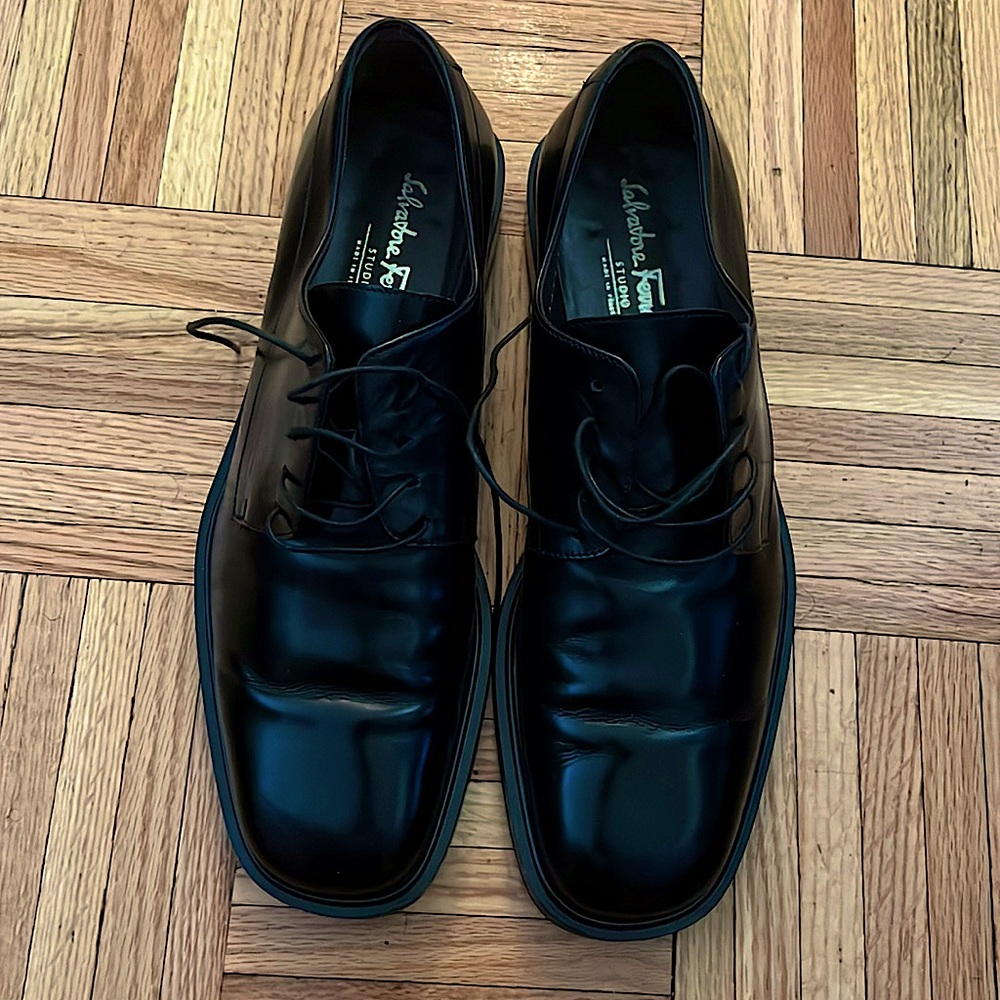 Salvatore Ferragamo shoes size 9